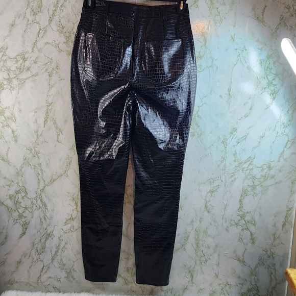 MISSGUIDED Black Reptile Patterned Polyurethene Skinny Pants - Picture 7 of 12
